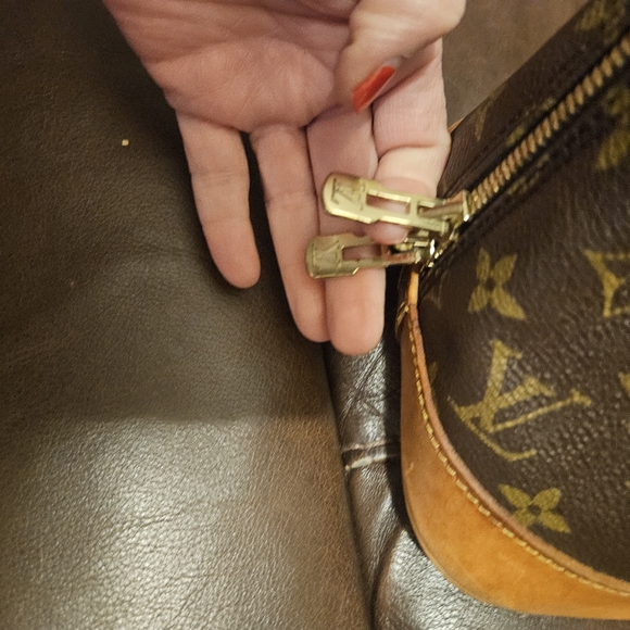 Monogram Louis Vuitton handbag - Picture 11 of 16